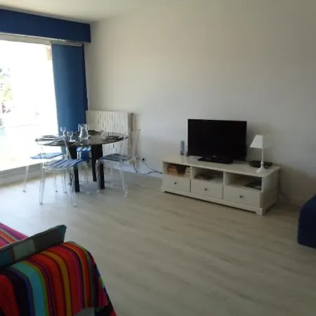En Centre-ville D'arcachon Avec Balcon, Parking Prive Et Wi-fi, A 300m De La - Fr-1-374-28 아파트 *