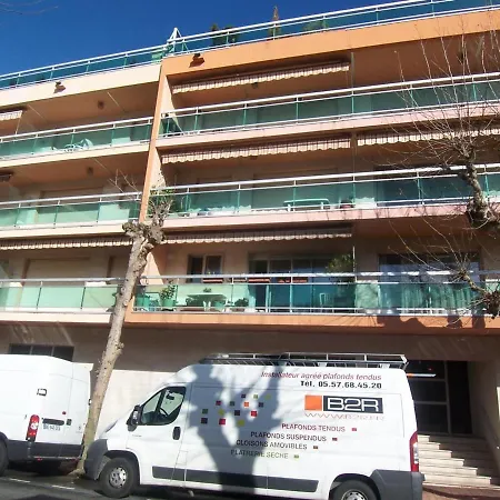 En Centre-ville D'arcachon Avec Balcon, Parking Prive Et Wi-fi, A 300m De La - Fr-1-374-28 Appartement Arcachon