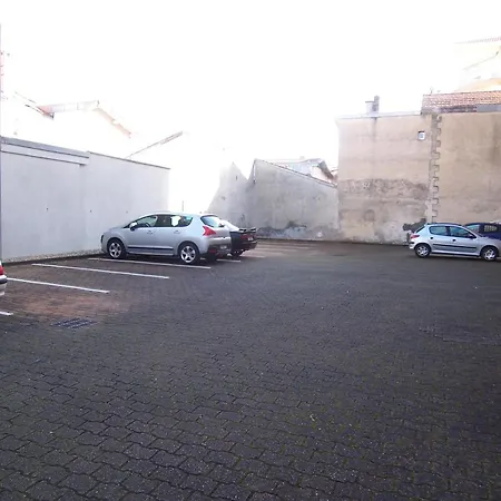 En Centre-ville D'arcachon Avec Balcon, Parking Prive Et Wi-fi, A 300m De La Arcachon